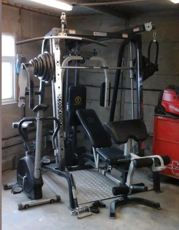 Marcy MD-9010G Home Gym Smith Machine. 