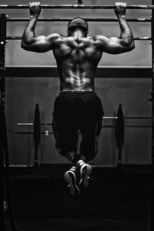 body-workout-muscle-pull-up fit man doing exercises for toned back