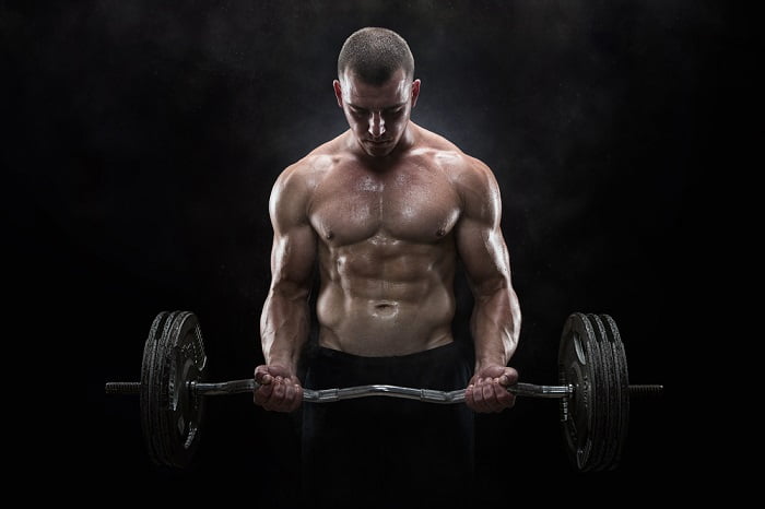 rest between sets man holding a weight
