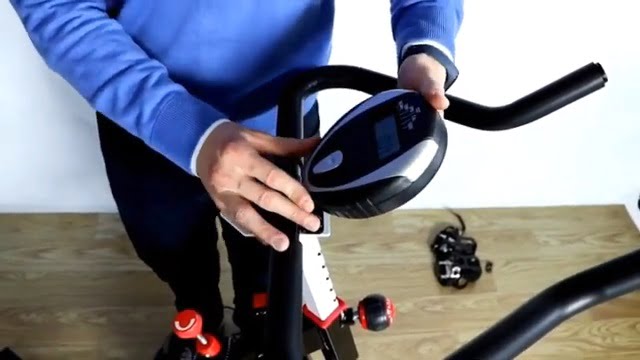 RELIFE REBUILD YOUR LIFE bike demonstration of relife spin bike monitor