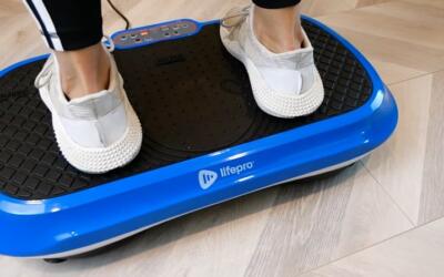 LifePro Vibration Plate Reviews (Top 3 Oscillating Platforms)