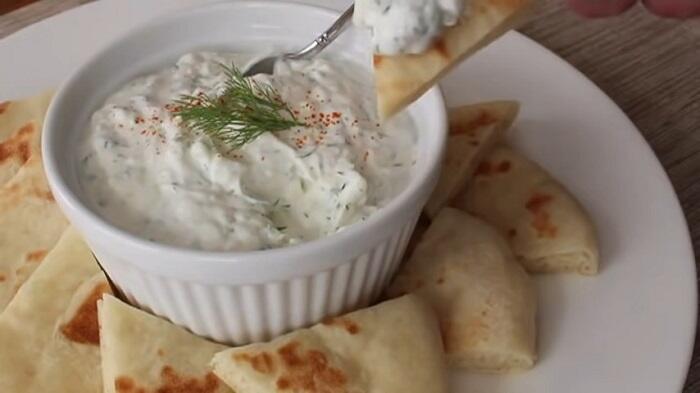 greek yogurt and garlic