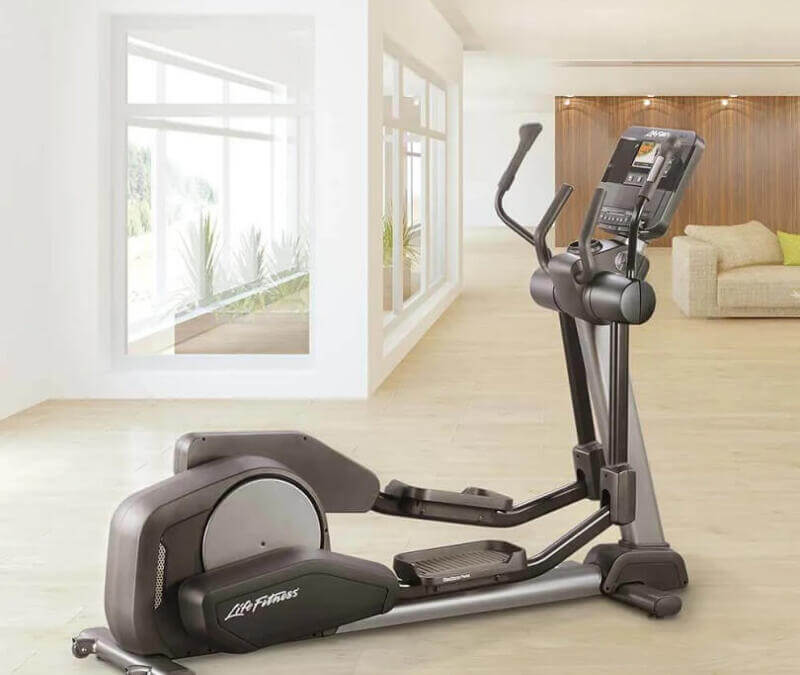 Life Fitness Club Series Elliptical Review: pros, cons, cost, and more