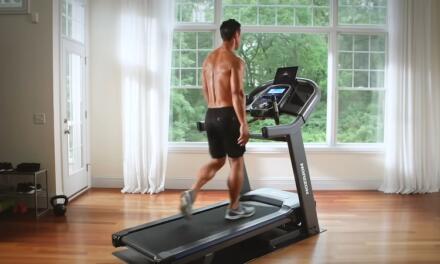 Horizon 7.4 AT Treadmill Review: heavy duty machine with a mid-level price tag