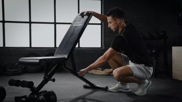 flybird adjustable weight bench review hero adjusting the flybird adjustable weight bench backpad